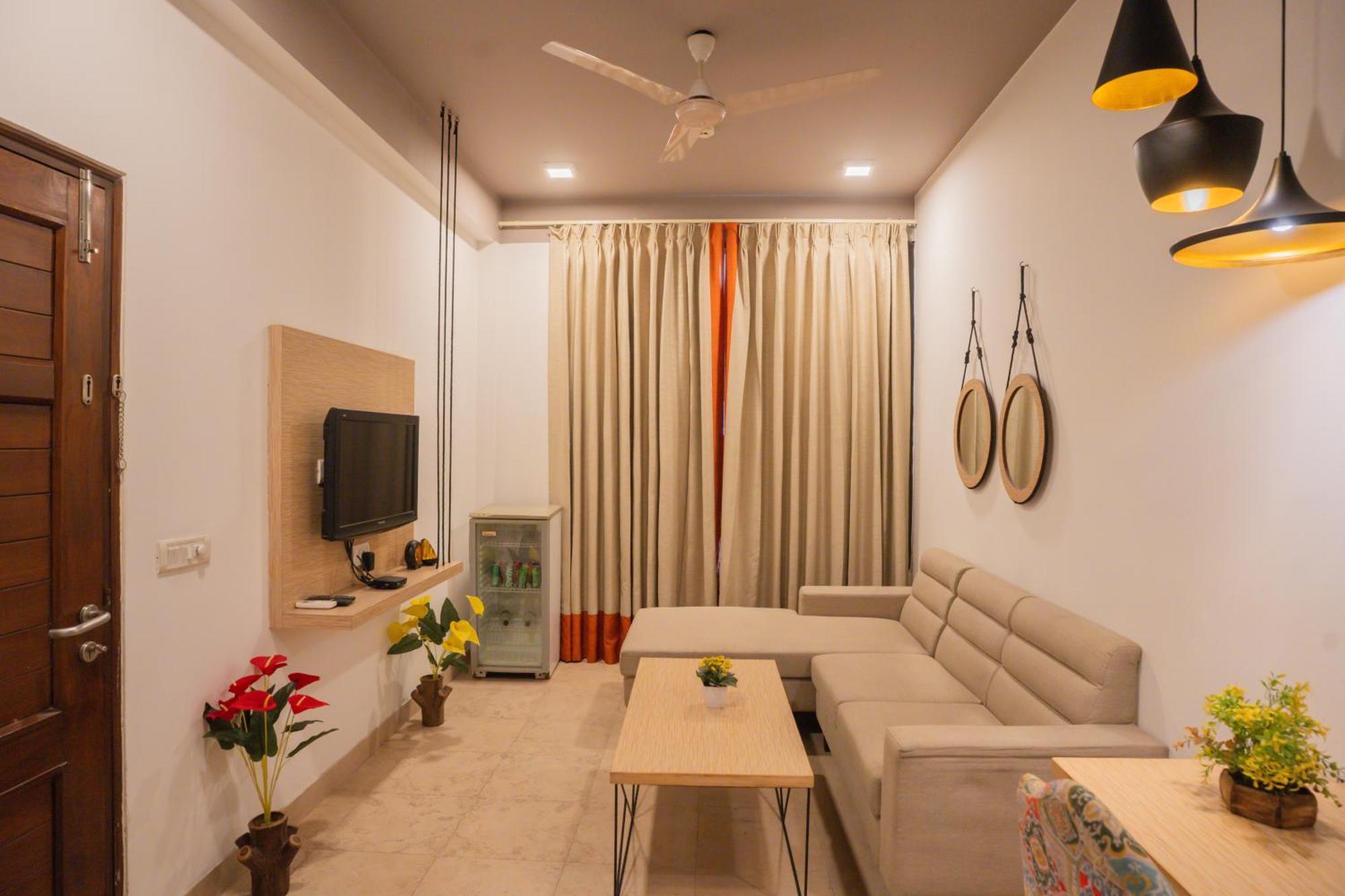 Hotel Ahuja Residency Parklane Gurgaon Exterior foto