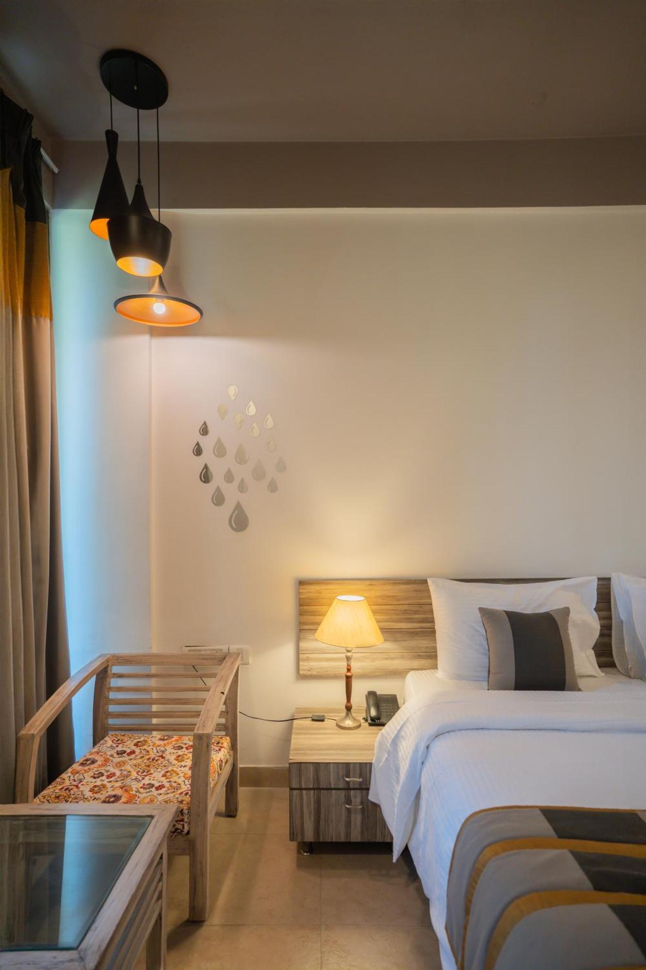 Hotel Ahuja Residency Parklane Gurgaon Exterior foto