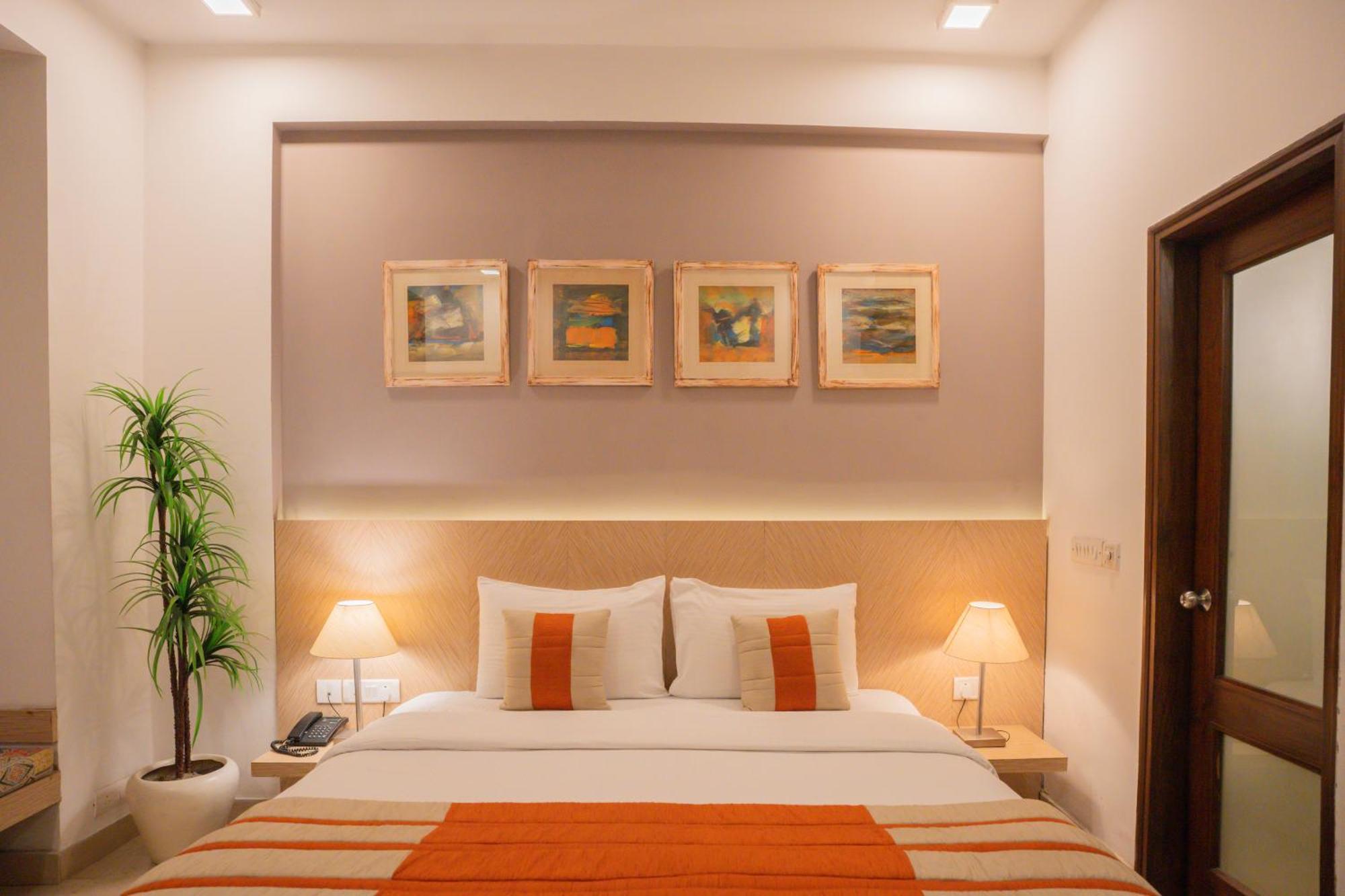 Hotel Ahuja Residency Parklane Gurgaon Exterior foto
